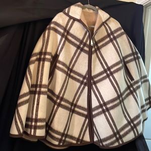 Vintage 100% wool, large, zip-up cape